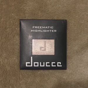 DOUCCE Freematic Highlighter — Brand New!